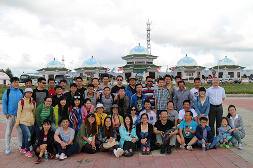 公司組織集體旅游，豐富員工業余生活